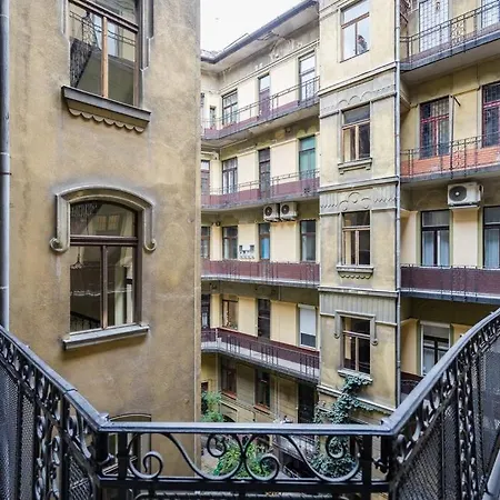 Apartment Klauzal Garden